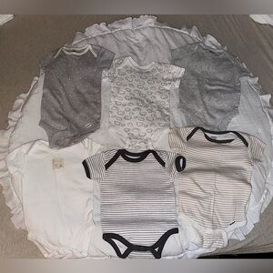 Baby onesie bundle of 6. Assortment of brands. Used like new. Size 3-6 months